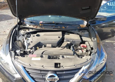 2017 Nissan Altima 2.5 Sr из США, поврежденный, VIN 1N4AL3AP5HC145706